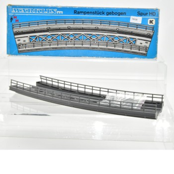 Märklin 7569 Gebogenes Rampenstück, K-Gleise, (78928)