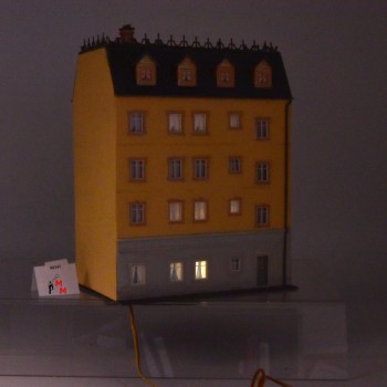 Faller 130451 Stadthaus "Metzgerei Dold", beleuchtet, fertig gebaut, (99341)