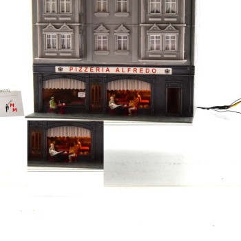 Faller 130446 Stadthaus "Pizzeria Alfredo", beleuchtet, fertig gebaut, (99370)