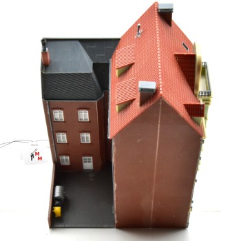 Faller 130915.3 Häuserzeile "Goethestrasse", ein Haus, beleuchtet, fertig gebaut, (99379)