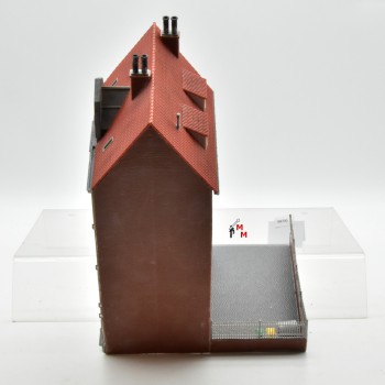 Faller 130915.1 Häuserzeile "Goethestrasse", ein Haus, fertig gebaut, (99700)