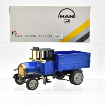 MAN 09.38069-0004 Modell des ersten Diesel-Lastwagen von MAN,  Maßstab 1:43, (30858).