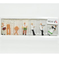 Preiser 10210 Wirt und Kellner, (88249)