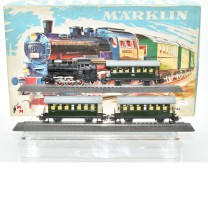 Märklin 3100.1 Ergänzungs-Set mit M-Gleisen und Personenzug, (99037)
