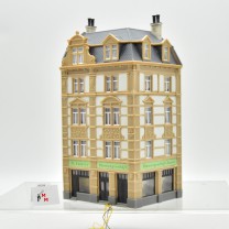 Faller 130916 Stadt-Eckhaus Goethestr. 62, beleuchtet, fertig gebaut, (99394) Faller 130916 Stadt-Eckhaus Goethestr. 62, beleuchtet, fertig gebaut, (99394)