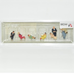 Preiser 10299 Sitzende Reisende für Speisewagen, (88244)