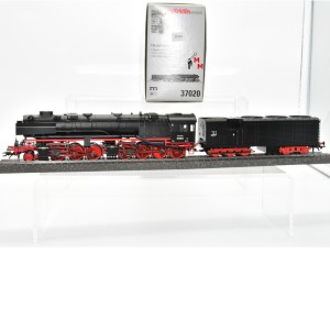 Märklin 37020 Dampflokomotive BR 53, Kondenstender, (25532)