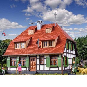 (Neu) Kibri 38165 Fachwerk Bauernhaus,