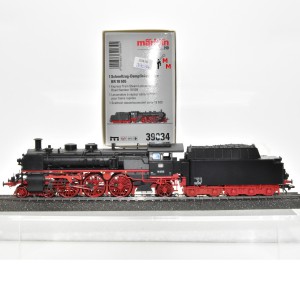 MHI Märklin 39034 Schnellzug-Dampflokomotive 18.5, DB, mit Rausatz, (30416)