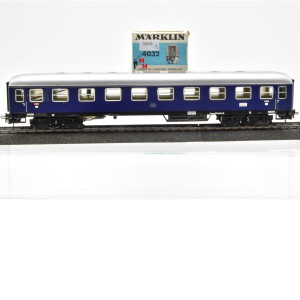 Märklin 4032.3 D-Zug-Wagen 1.Kl., DB, Schlußlicht, Innenbeleuchtung, (30102)