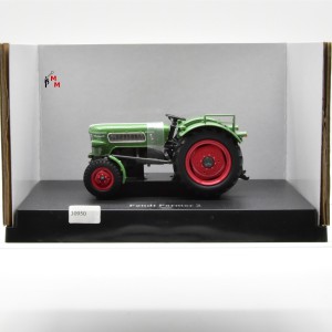 Universal Hobbies 4049 Fendt Traktor, Maßstab 1:32, (30950)