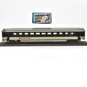 Märklin 4216 D-Zug-Wagen, 2.Kl. der SBB, mit Innenbeleuchtung, (30535)