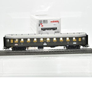 Märklin 42253 Schnellzugwagen, (Hechtwagen) 3.Kl., DB, (78911)