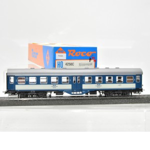 Roco 4250C Mitteleinstiegswagen 2.Kl. der Tegernsee Bahn, (70040)