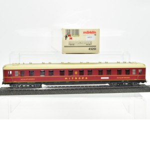 Märklin 43251 Schürzenwagen, Mitropa-Schlafwagen, DRG, mit Innenbeleuchtung, (66333)