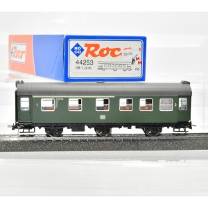 Roco 44253 3-achsiger Umbauwagen der DB, 1./2.Kl., Wechselstrom, (70710)