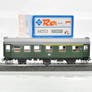 Roco 44253 3-achsiger Umbauwagen der DB, 1./2.Kl., Wechselstrom, (88128)