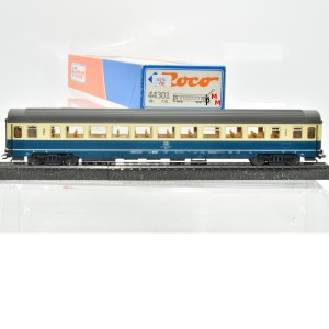 Roco 44301 Großraum-Personenwagen 2.Kl. der DB, Wechselstrom, (78378)