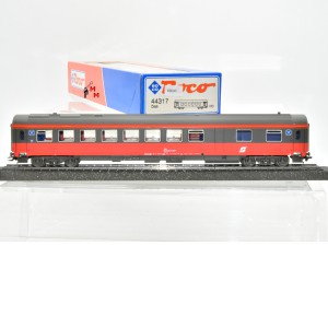 Roco 44317 Schnellzug-Speisewagen der ÖBB, Wechselstrom, (66000)