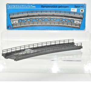 Märklin 7569 Gebogenes Rampenstück, K-Gleise, (78928)