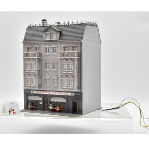 Faller 130446 Stadthaus "Pizzeria Alfredo", beleuchtet, fertig gebaut, (99370)