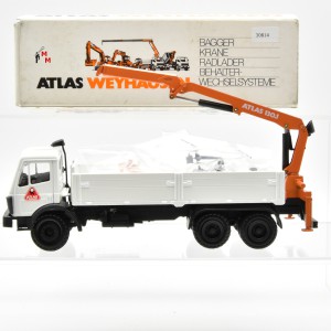 Atlas Weyhausen Atlas-003 -  3-achsigen Pritschen Lastwagen Mercedes-Benz, Maßstab 1:50, (30814)