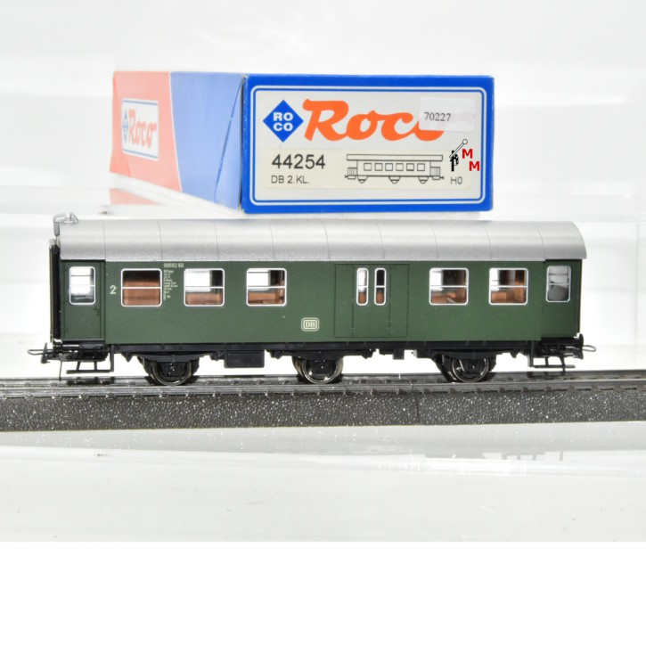 Roco 44254 3-achsiger Umbauwagen-Gepäckwagen der DB, 2.Kl., Wechselstrom, (70710)