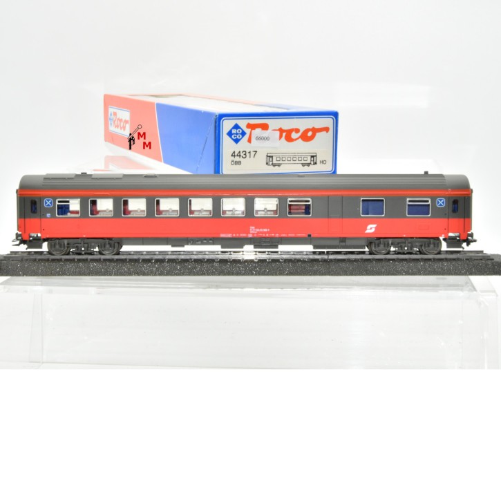 Roco 44317 Schnellzug-Speisewagen der ÖBB, Wechselstrom, (66000)